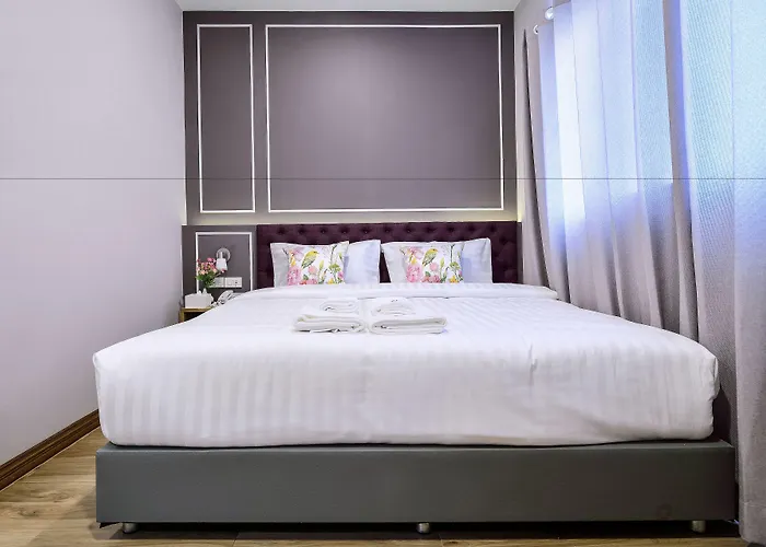 De Lavender Hotel