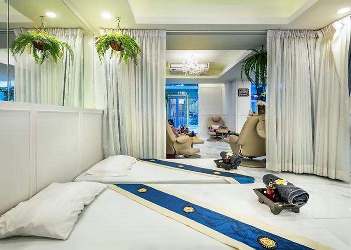 Hotel De Lavender 3*